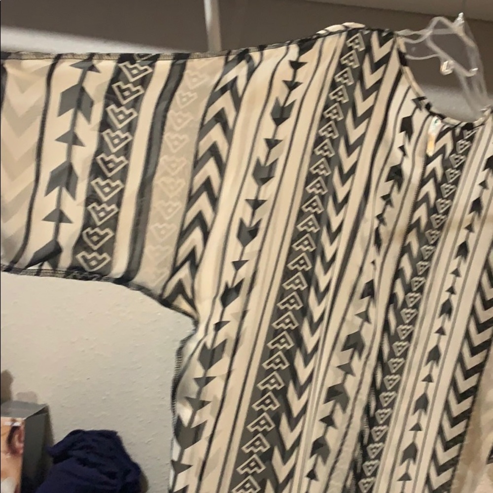 Aztec Sheer top - Picture 3 of 3